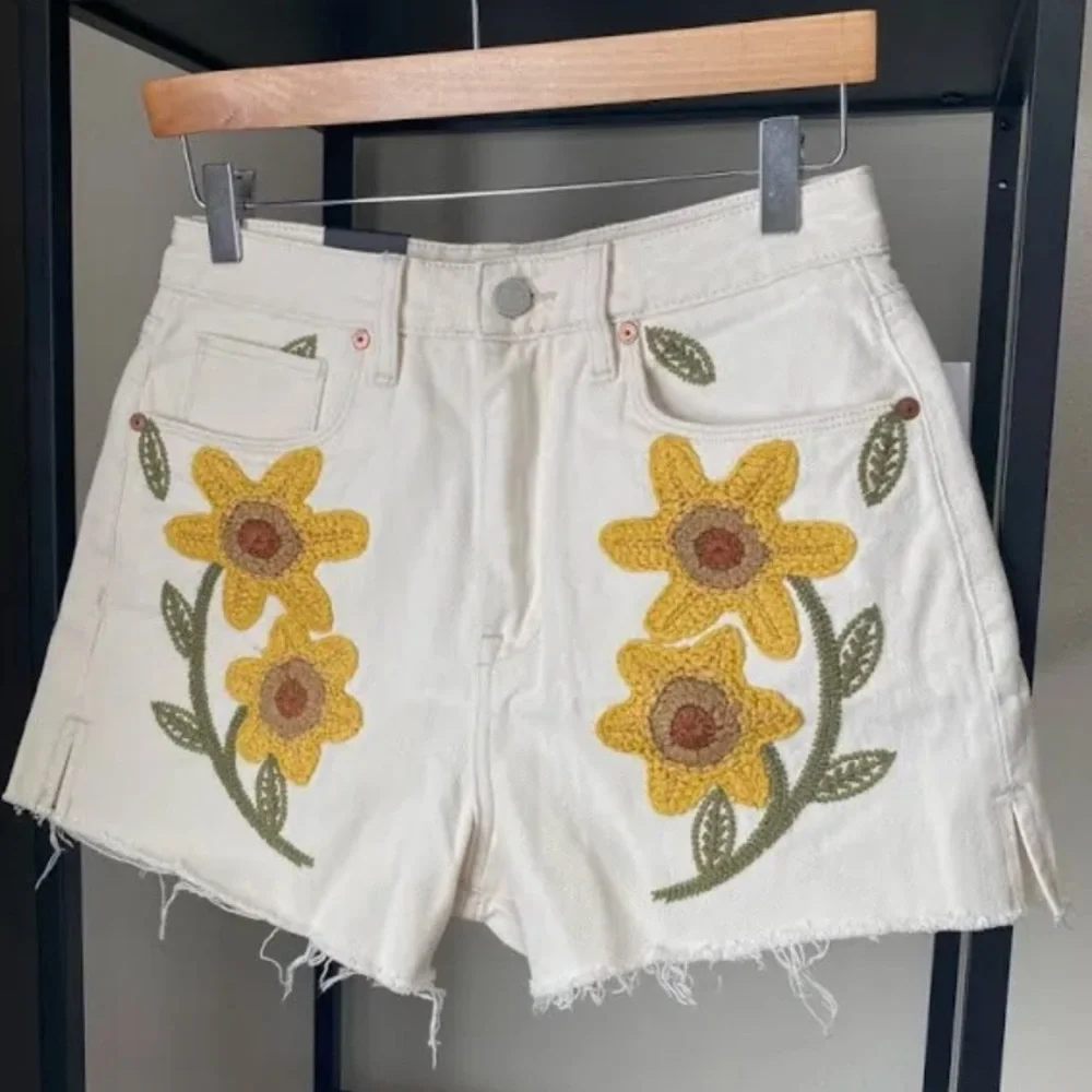 Blank NYC Women's Embroidered High Rise Denim Shorts - Picture 4 of 7